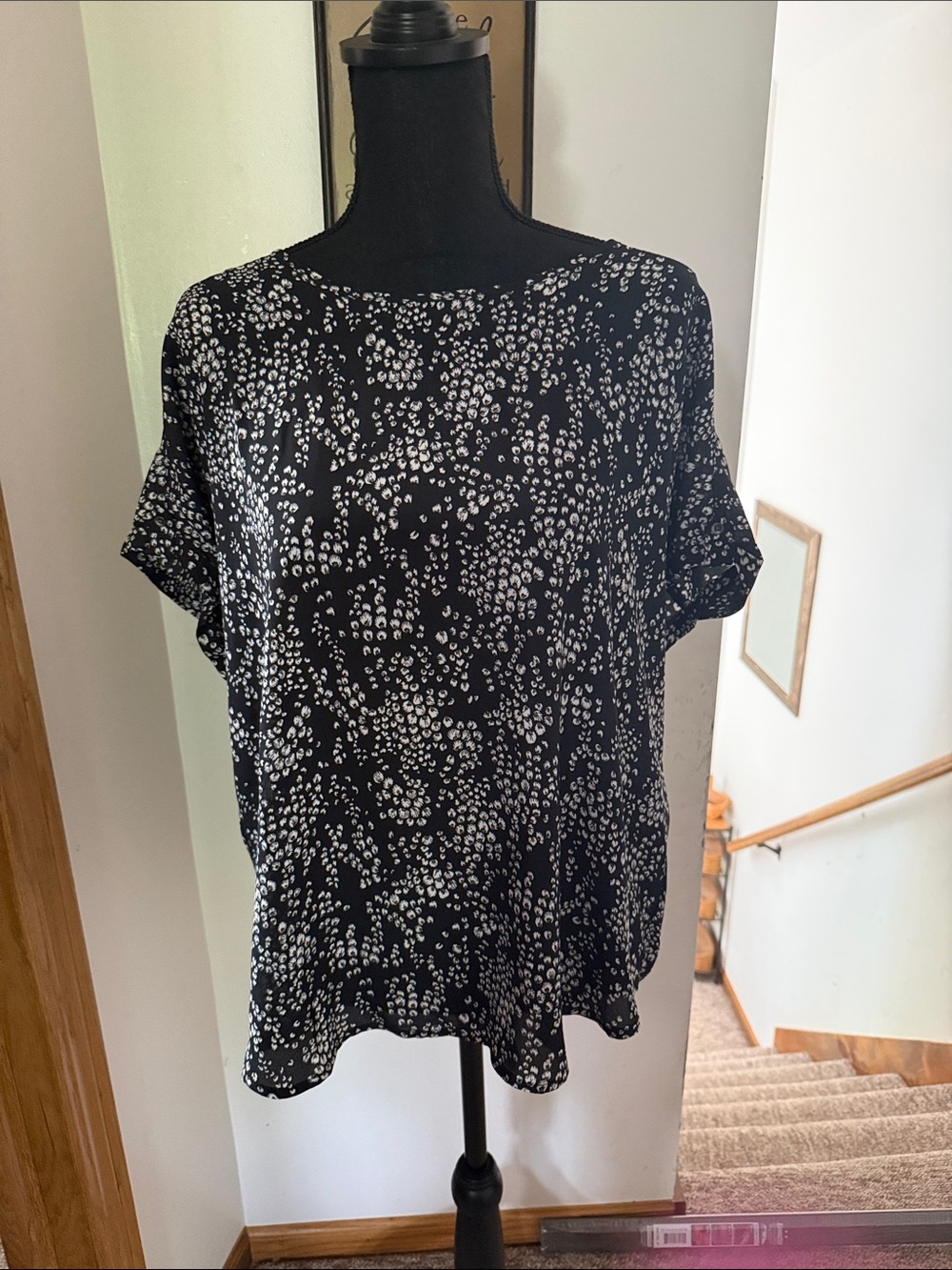 Maurices Black and White Printed Short Sleeve Blouse